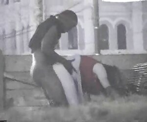 Kız, sarışın, ıslak uzun pormo sondaj