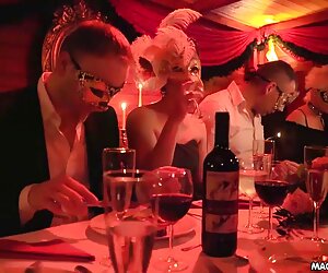 Hint gösterileri ona büyük göt için hubby hd uzun porn
