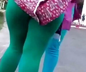 Karısı ve arkadaşı ile otelde en uzun kadın porno üçlü