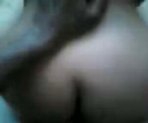 Kız kendisi uzun metraj porn ile oynuyor