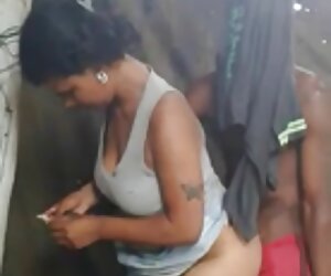 Seksi Megan oyuncaklarıyla boşalan pornouzun