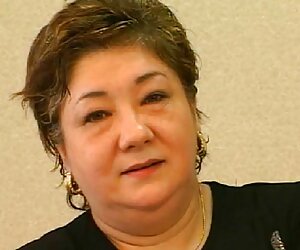 Bot ve ceket ile sıcak Alman sarışın uzun asyalı porno